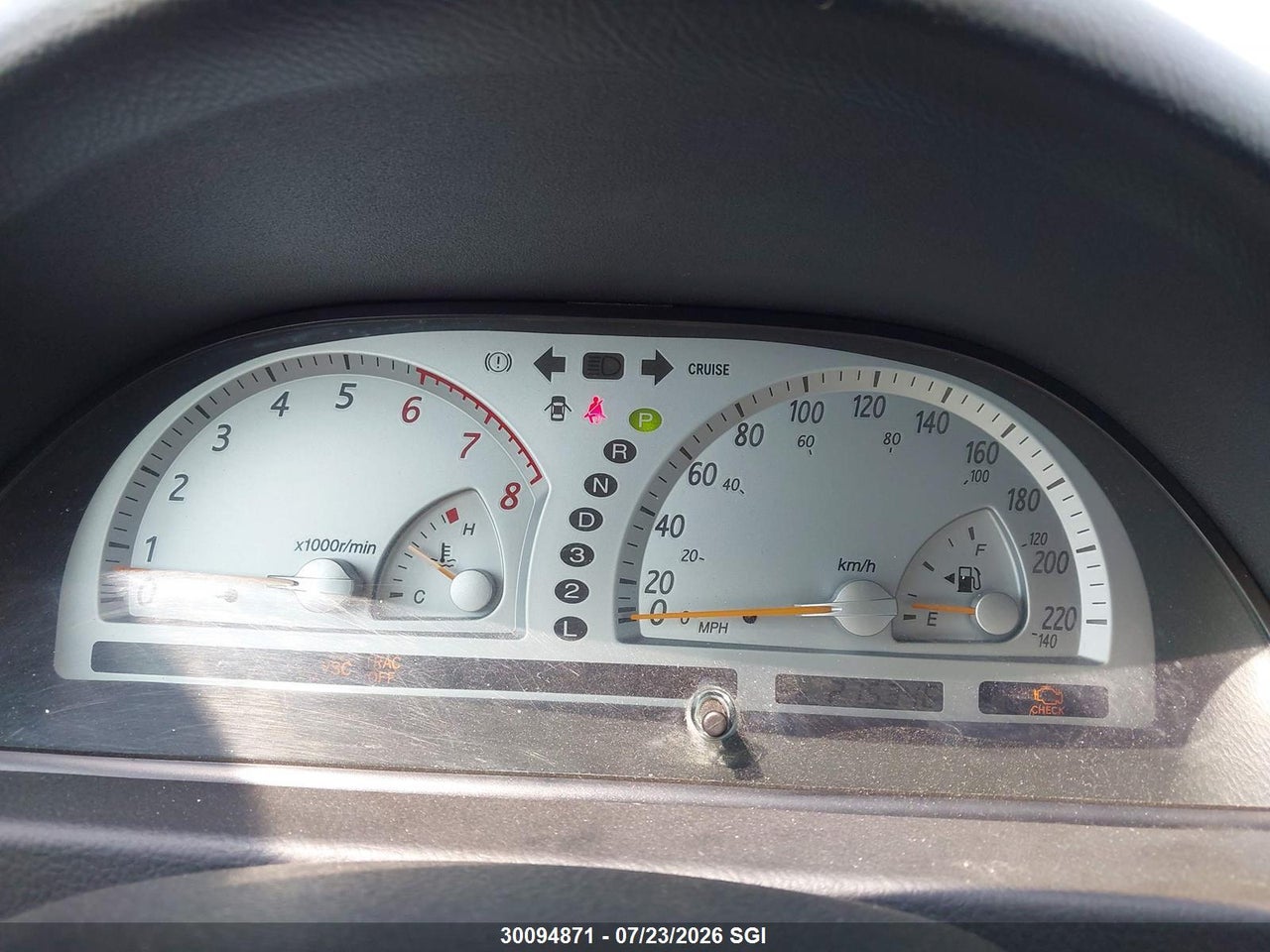 2004 TOYOTA CAMRY SE thumbnail 8