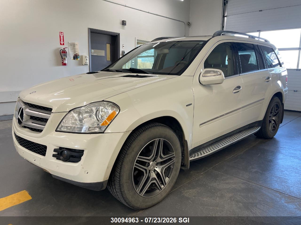 2009 MERCEDES BENZ GL thumbnail 3