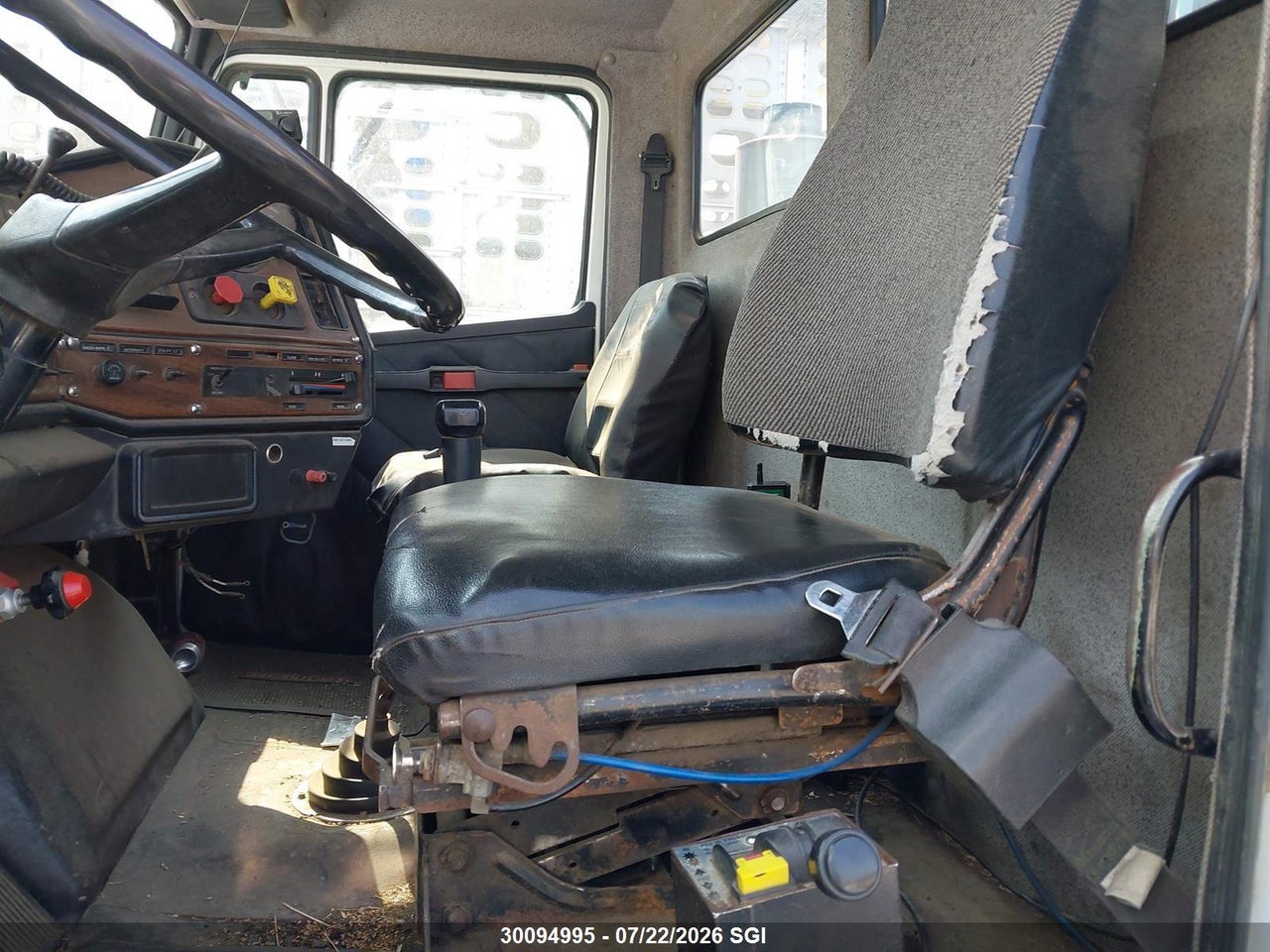1988 FREIGHTLINER CONVENTIONAL FLC112 thumbnail 9
