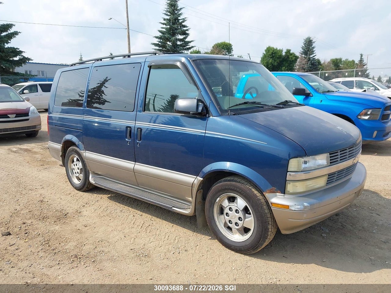 2003 CHEVROLET ASTRO thumbnail 2