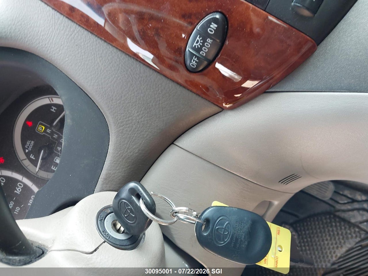 2004 TOYOTA SIENNA XLE/XLE LIMITED thumbnail 12