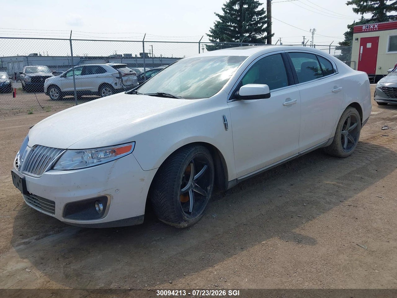 2011 LINCOLN MKS thumbnail 3