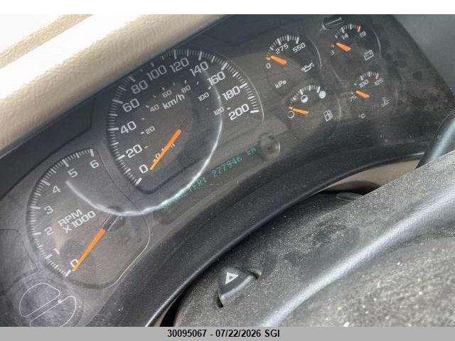 2004 CHEVROLET AVALANCHE K1500 thumbnail 8