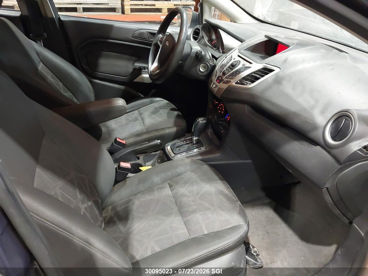 2013 FORD FIESTA SE thumbnail 6