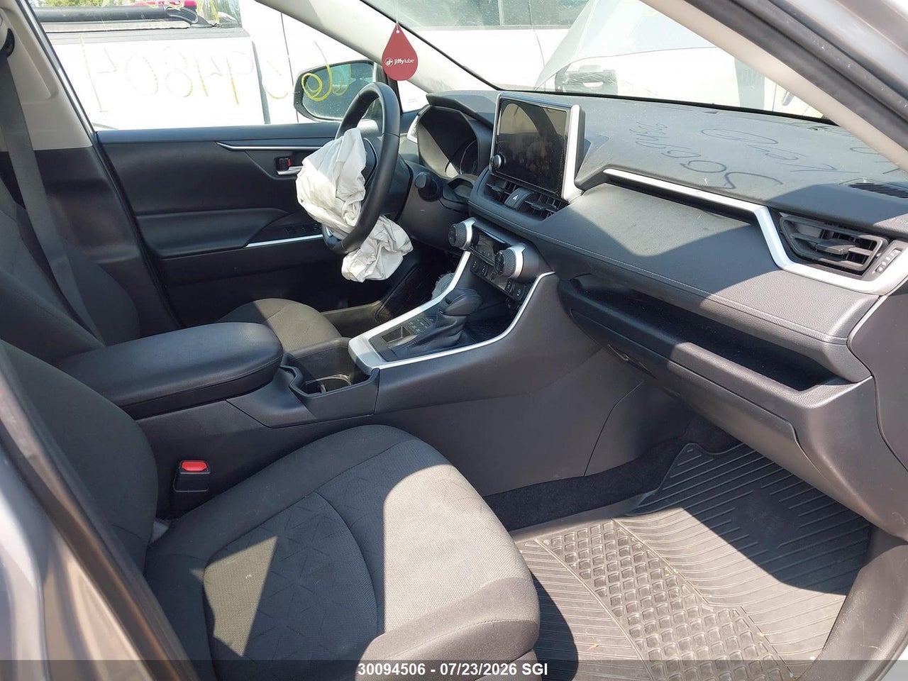 2024 TOYOTA RAV4 XLE/XLE PREMIUM thumbnail 6