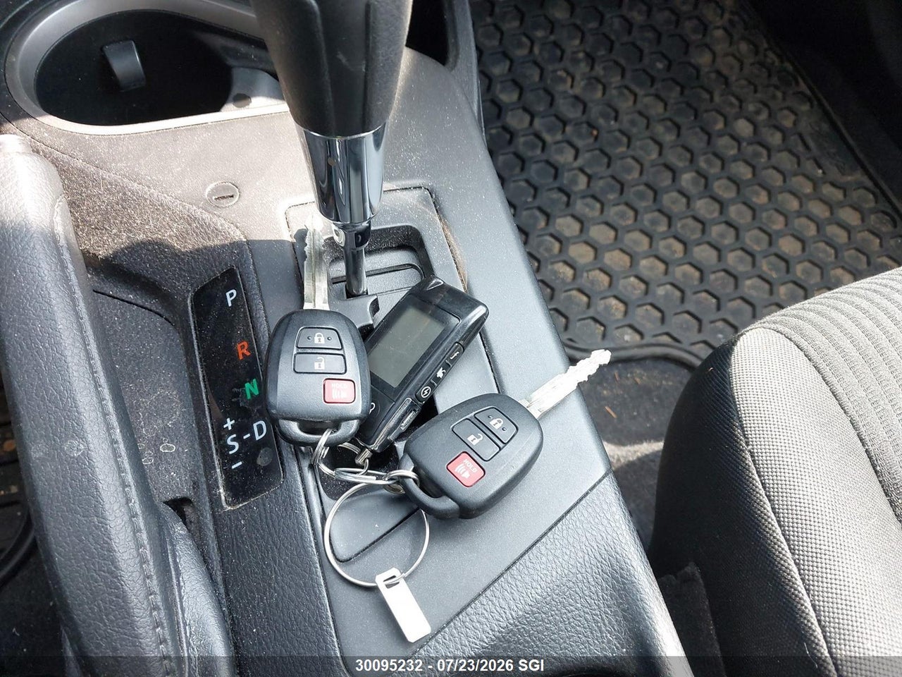 2016 TOYOTA RAV4 LE thumbnail 12