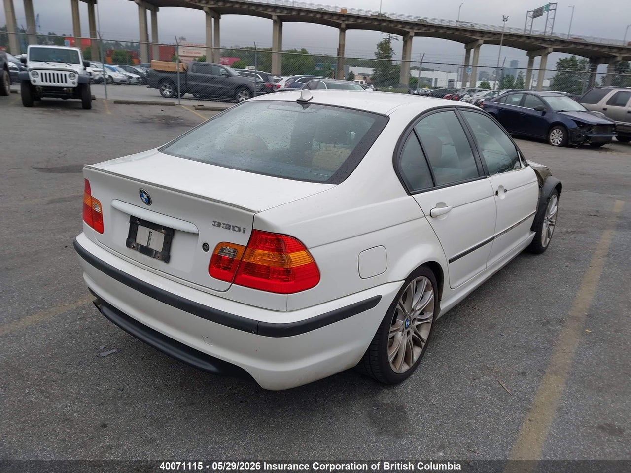 WBAEV53475KM42625 · 2005 BMW 330I · 4/12