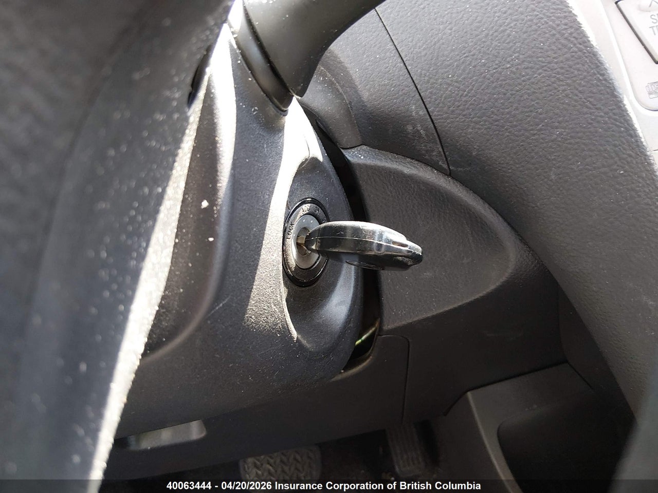 2010 TOYOTA YARIS thumbnail 12