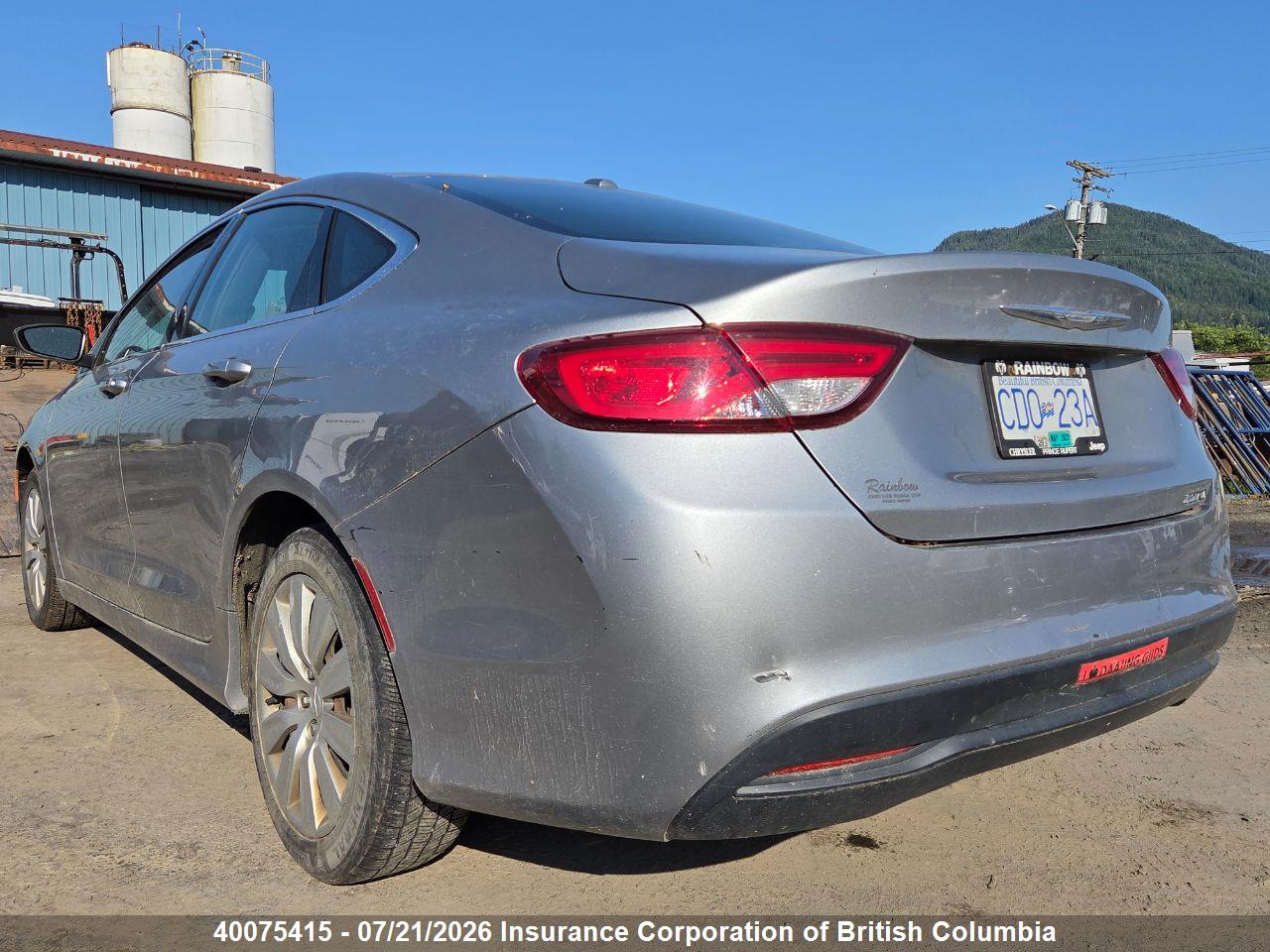 2016 CHRYSLER 200 thumbnail 4