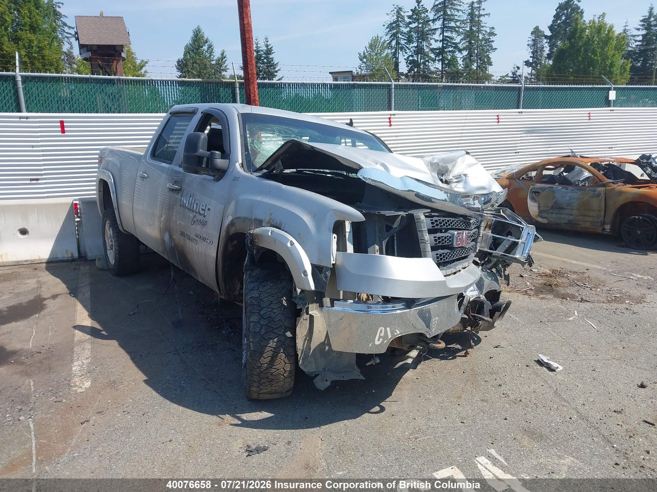 2011 GMC SIERRA K2500 SLT thumbnail 2