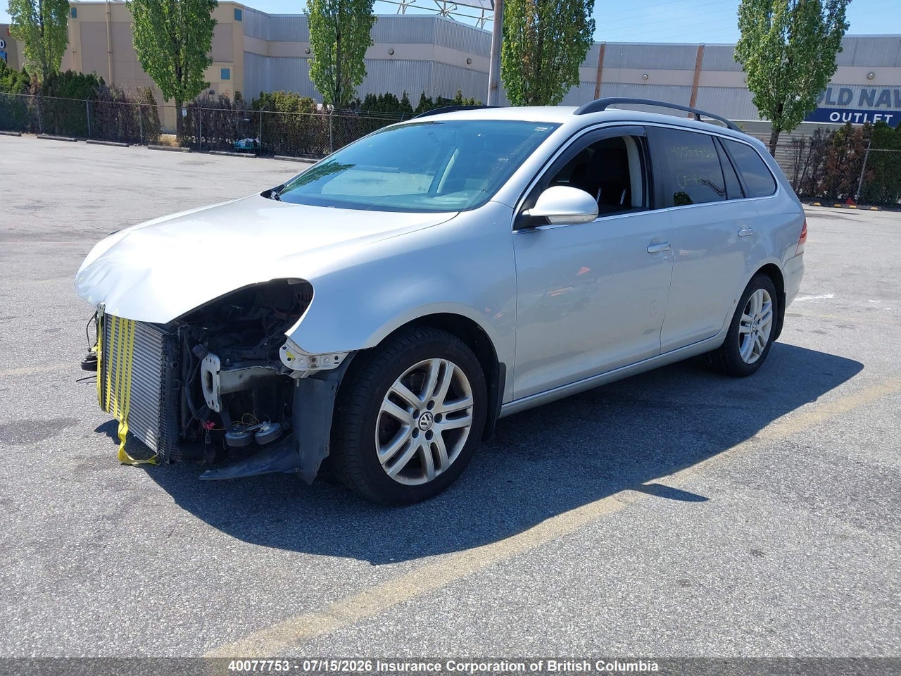 2011 VOLKSWAGEN GOLF thumbnail 3