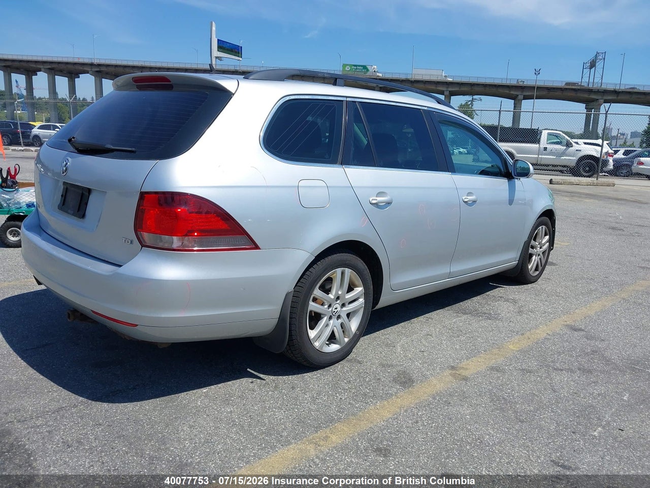 2011 VOLKSWAGEN GOLF thumbnail 5