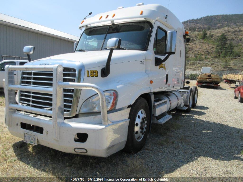 2010 FREIGHTLINER CASCADIA 125 thumbnail 3