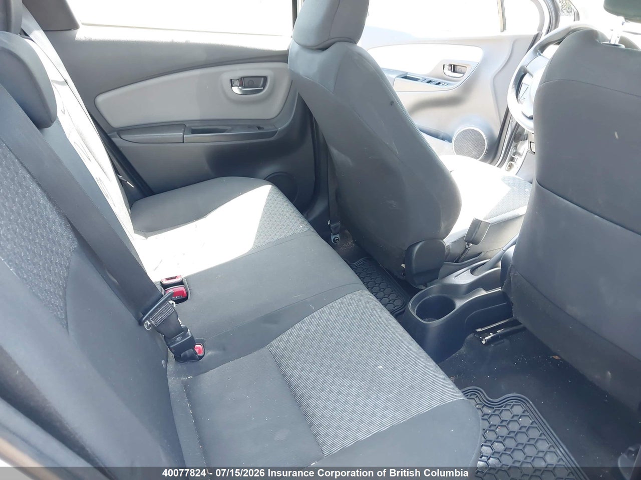 2015 TOYOTA YARIS thumbnail 9