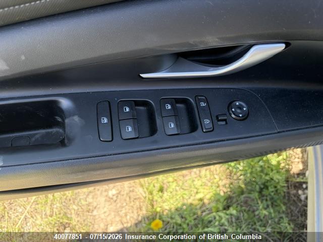 2025 HYUNDAI ELANTRA LIMITED thumbnail 12