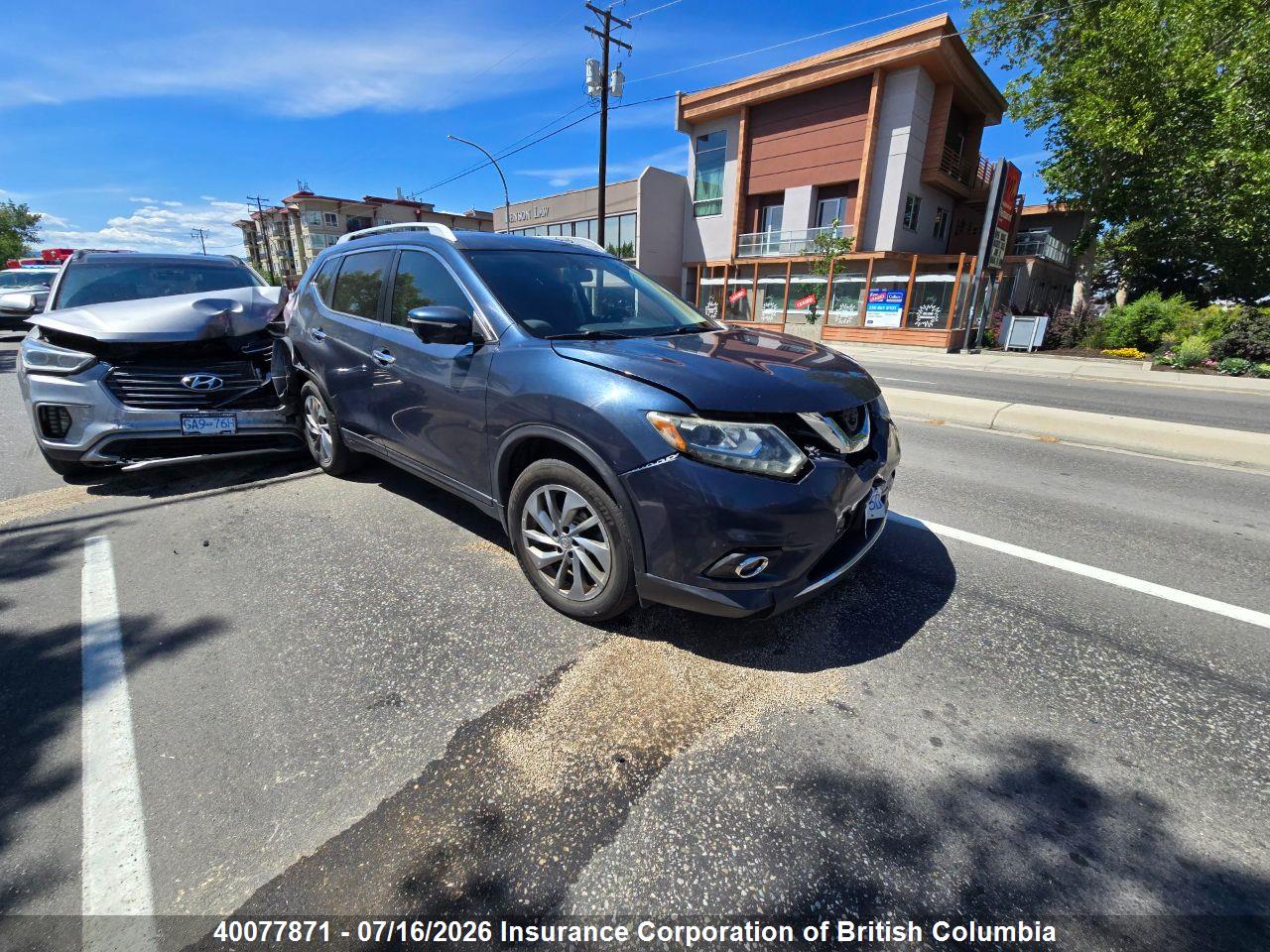 2015 NISSAN ROGUE thumbnail 2