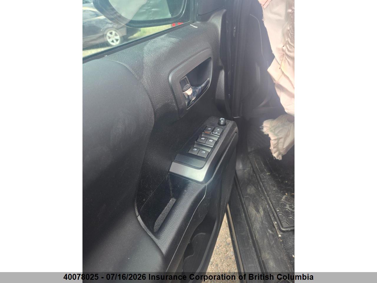 2023 TOYOTA TACOMA DOUBLE CAB/SR5/TRD SPORT/TRD OFF ROAD thumbnail 9