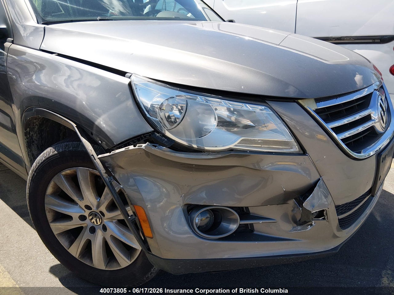 2009 VOLKSWAGEN TIGUAN SE/SEL thumbnail 7