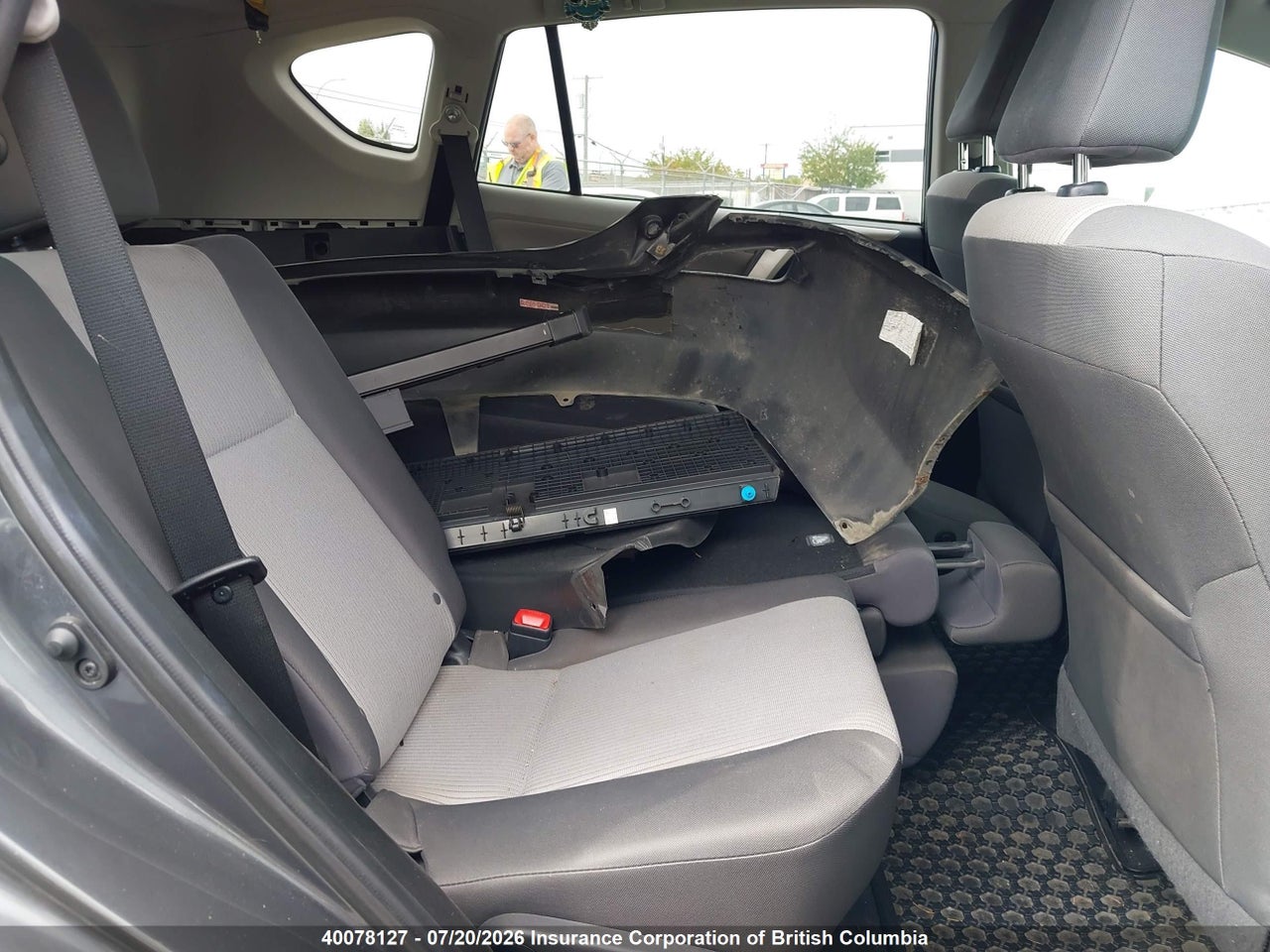 2013 TOYOTA RAV4 thumbnail 9