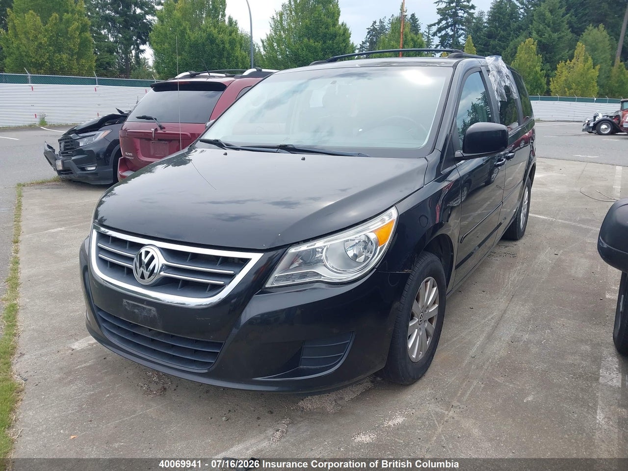 2009 VOLKSWAGEN ROUTAN SE thumbnail 3