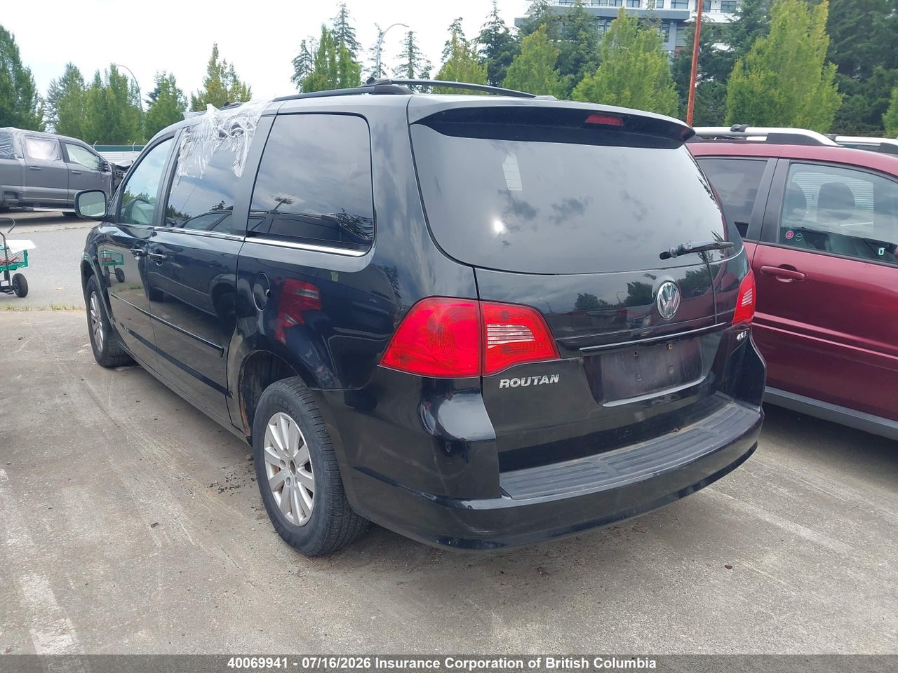 2009 VOLKSWAGEN ROUTAN SE thumbnail 4