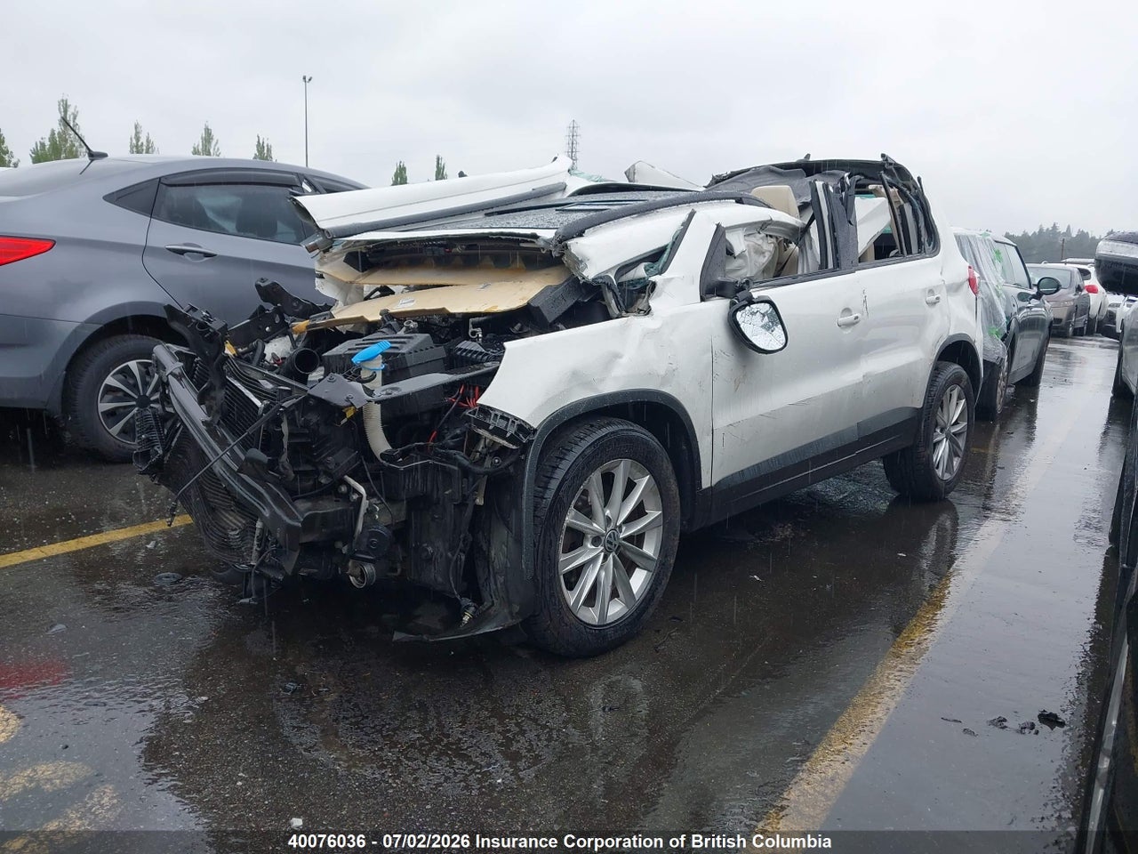 2012 VOLKSWAGEN TIGUAN S/SE/SEL thumbnail 3