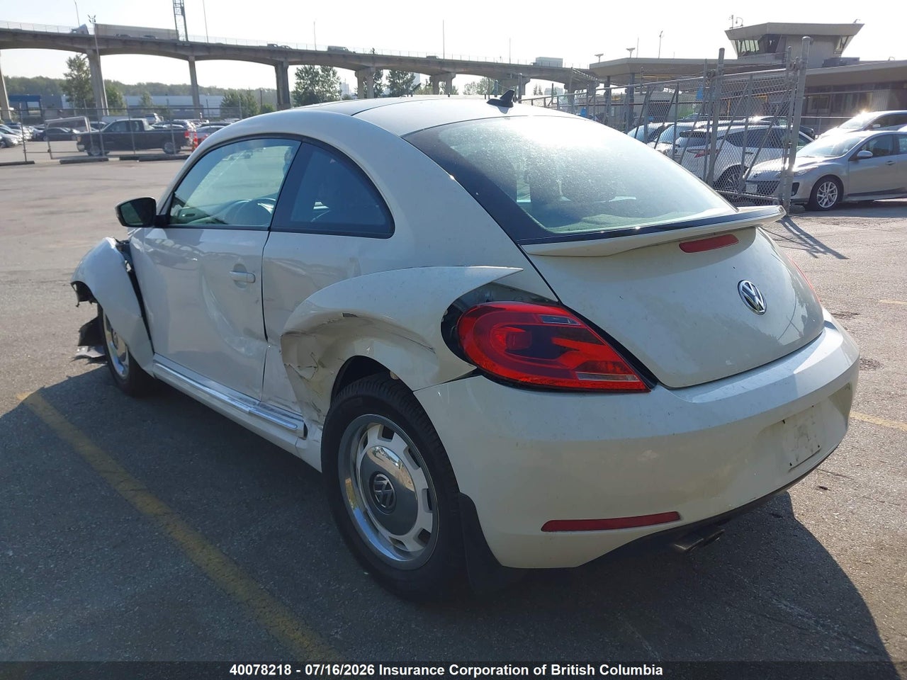 2015 VOLKSWAGEN BEETLE 1.8T thumbnail 4