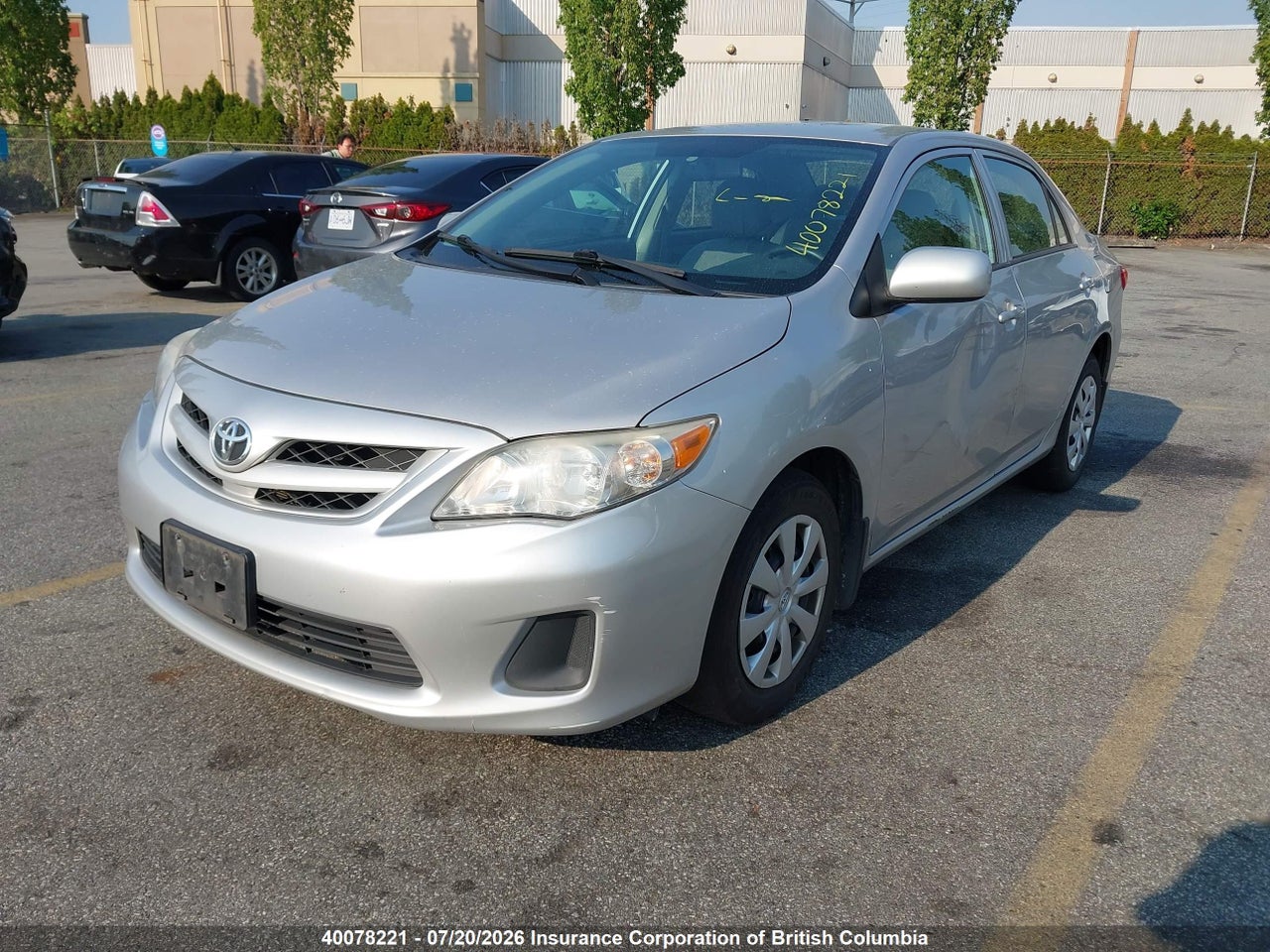 2011 TOYOTA COROLLA S/LE thumbnail 3