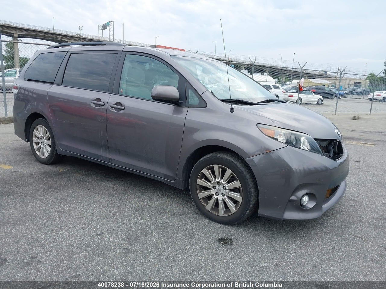 2011 TOYOTA SIENNA LE 7 PASSENGER thumbnail 2