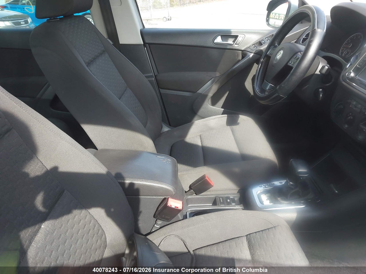2010 VOLKSWAGEN TIGUAN thumbnail 6
