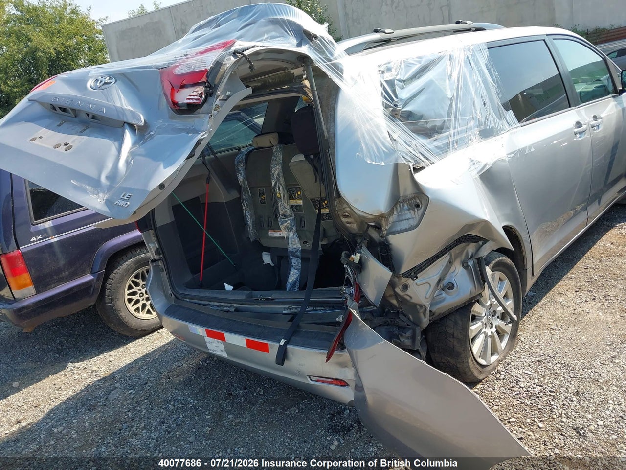 2017 TOYOTA SIENNA LE thumbnail 7