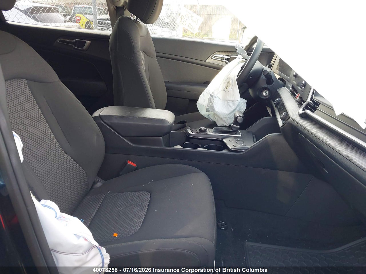 2025 KIA Sportage LX thumbnail 6