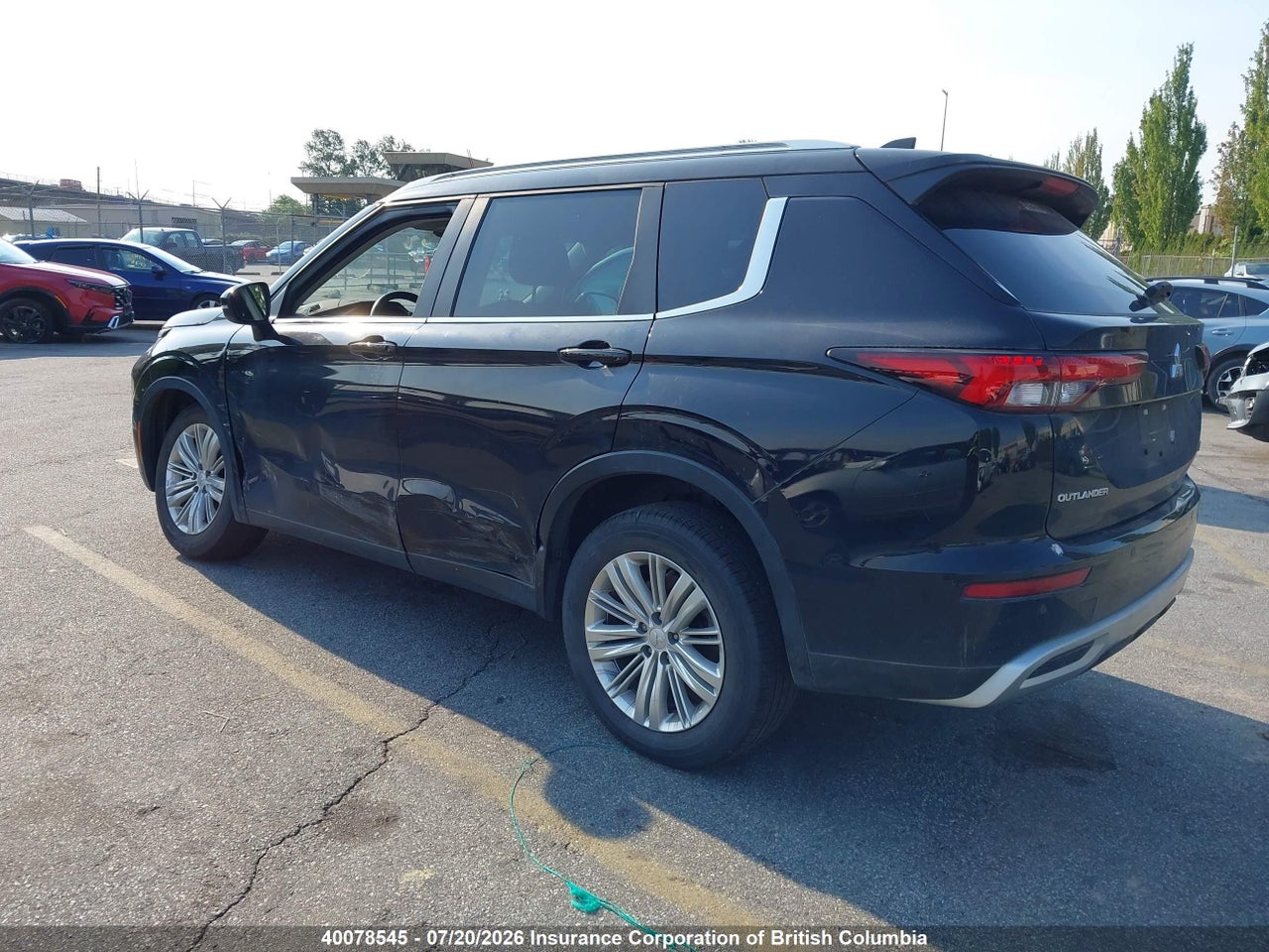 2023 MITSUBISHI OUTLANDER LE/LE PREMIUM/NOIR/SE/SEL thumbnail 4