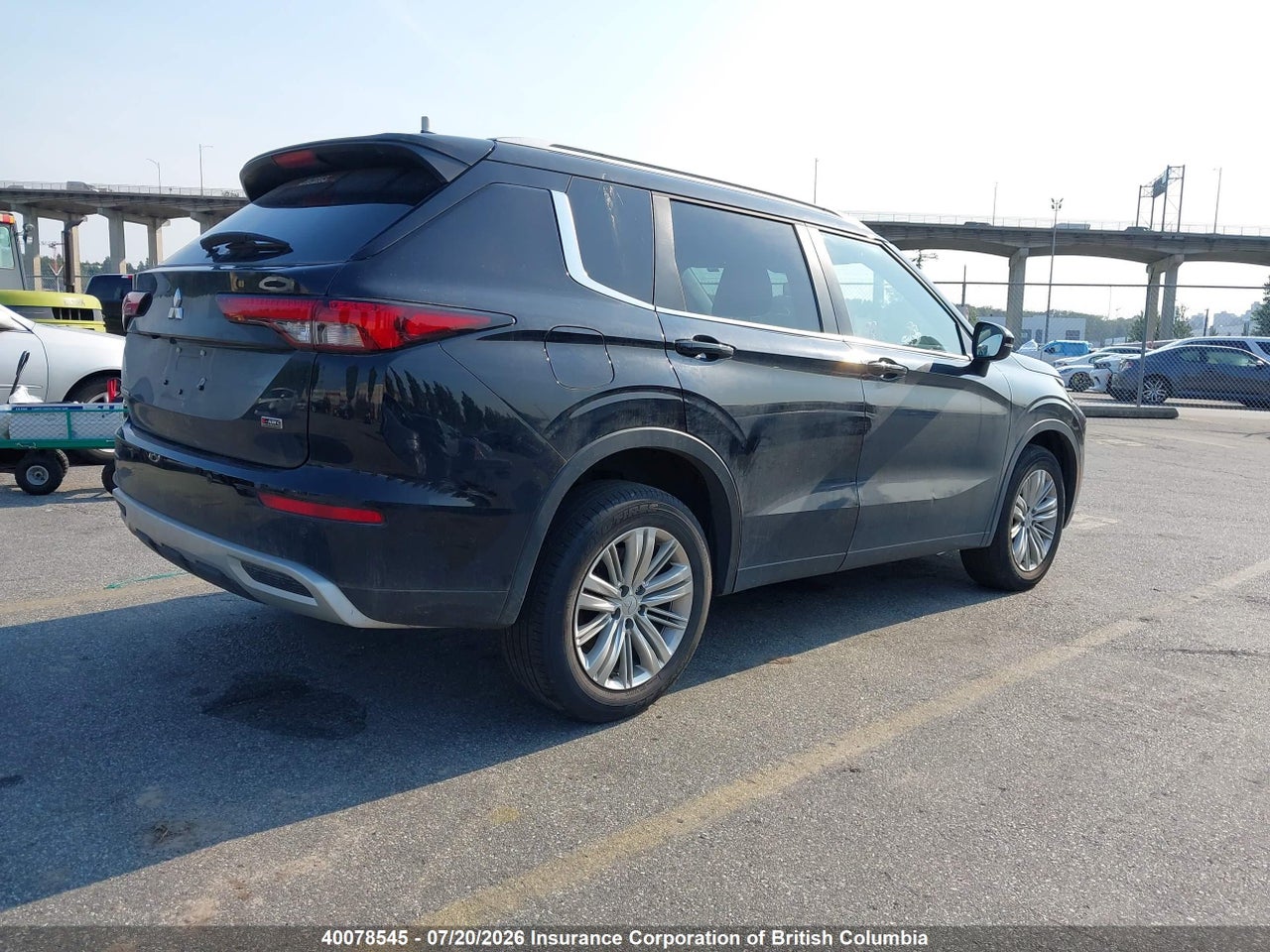 2023 MITSUBISHI OUTLANDER LE/LE PREMIUM/NOIR/SE/SEL thumbnail 5