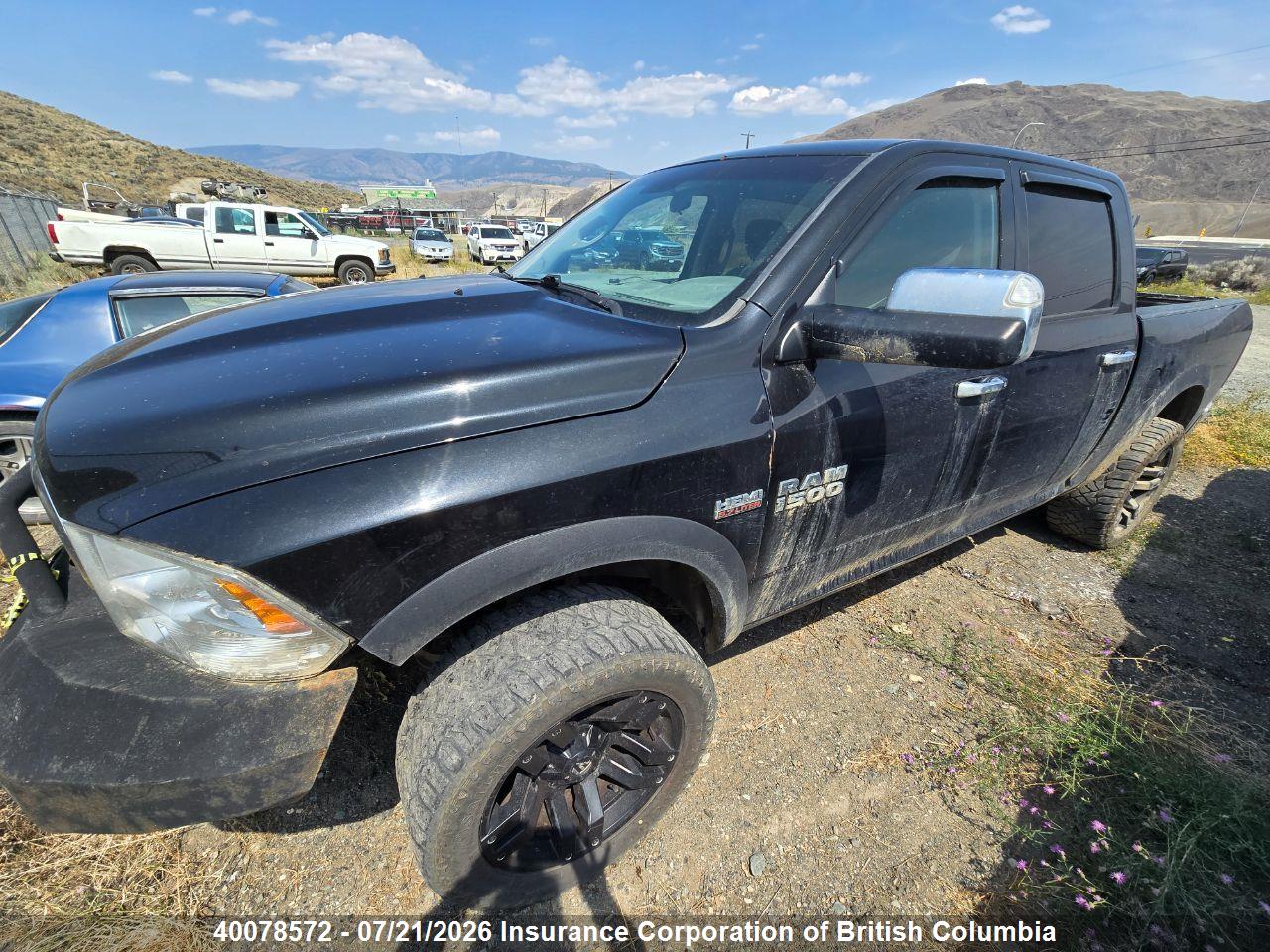2017 RAM 1500 SLT thumbnail 3