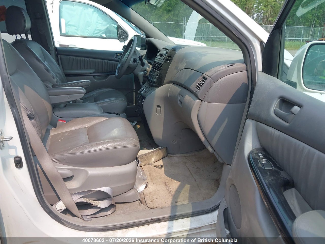 2004 TOYOTA SIENNA CE/LE thumbnail 6