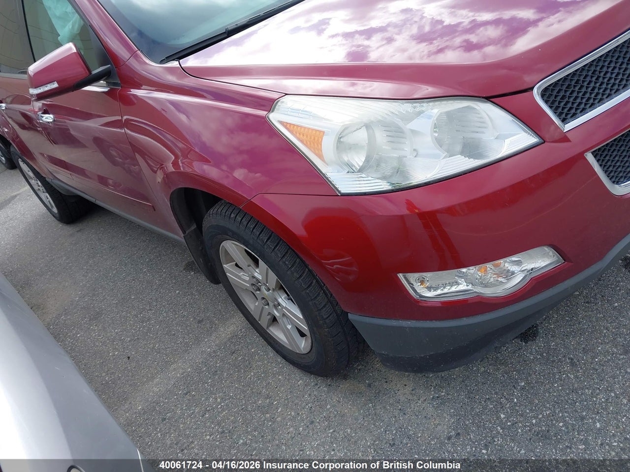 2010 CHEVROLET TRAVERSE LT thumbnail 2