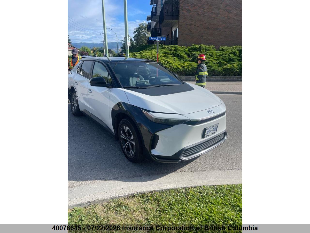 2024 TOYOTA BZ4X thumbnail 2
