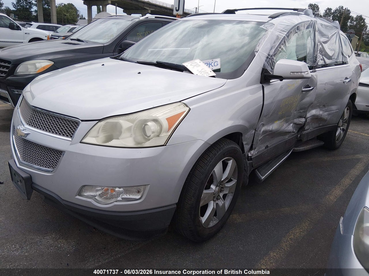 2009 CHEVROLET TRAVERSE LTZ thumbnail 3