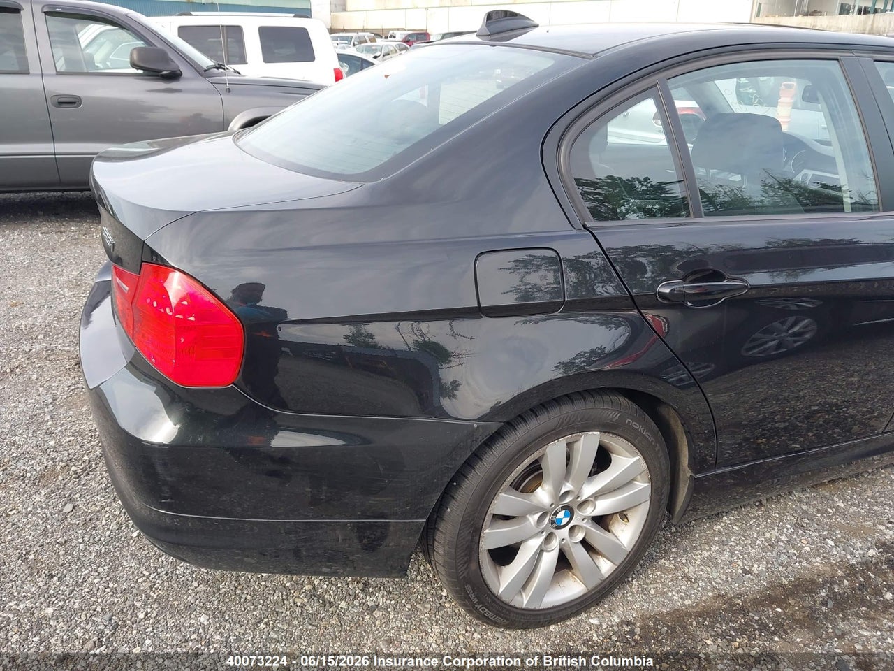 2011 BMW 323 I thumbnail 5
