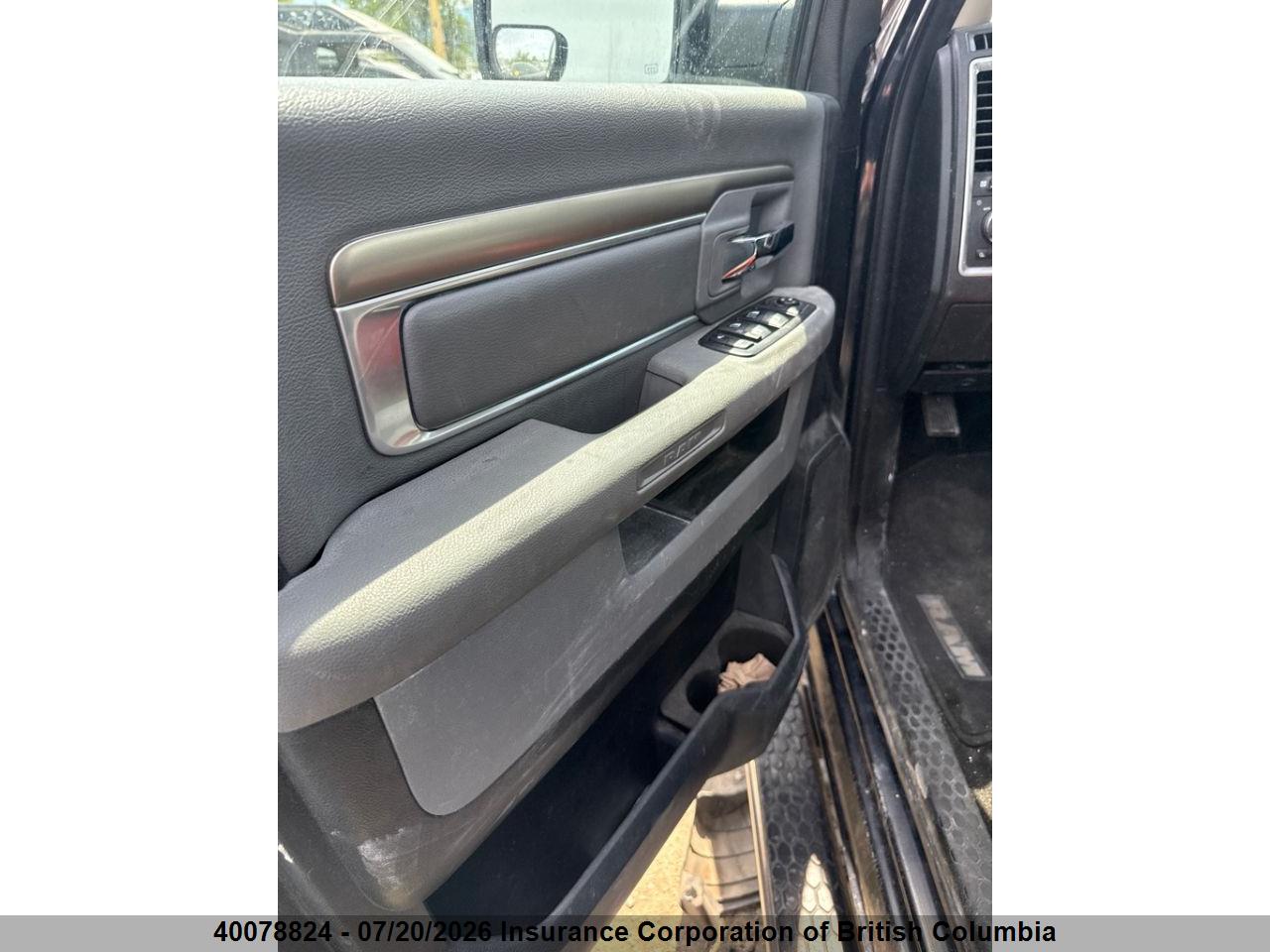 2017 RAM 1500 SLT thumbnail 11