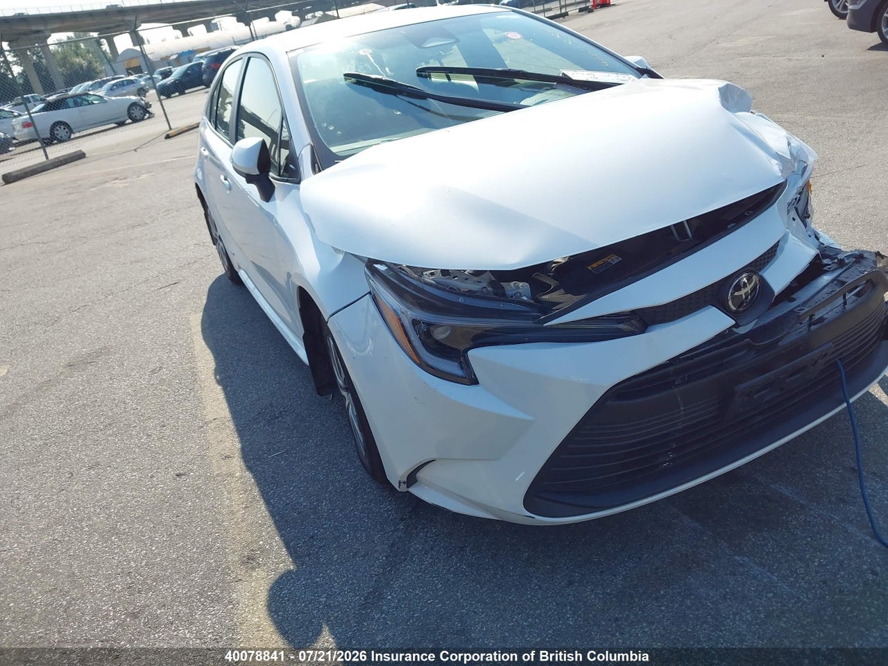 2026 TOYOTA COROLLA LE/SE thumbnail 2