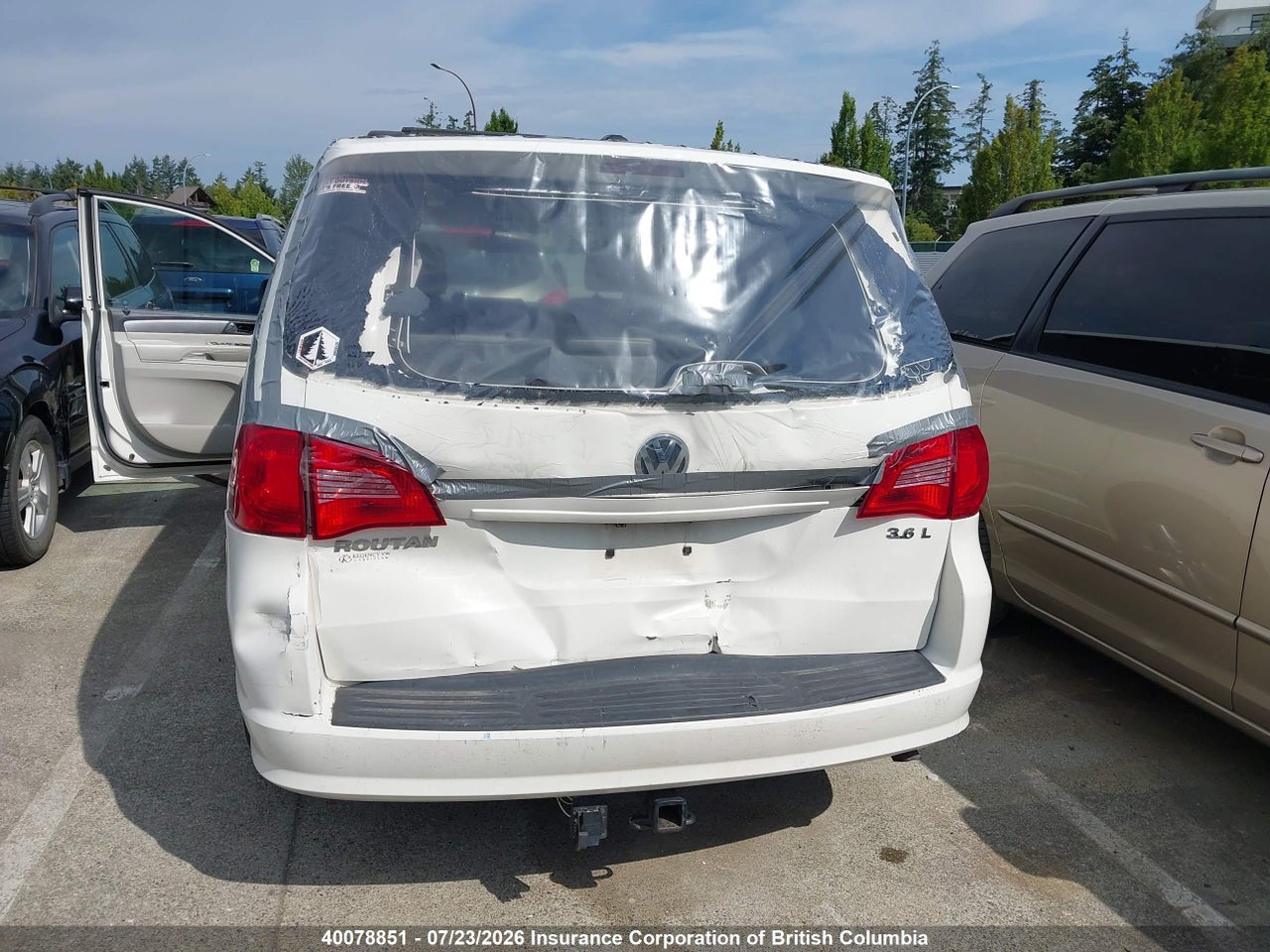 2011 VOLKSWAGEN ROUTAN SEL thumbnail 7