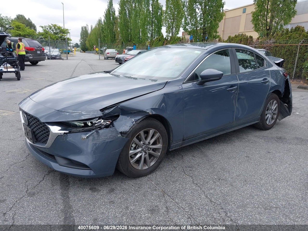 2025 MAZDA 3 PREFERRED thumbnail 3