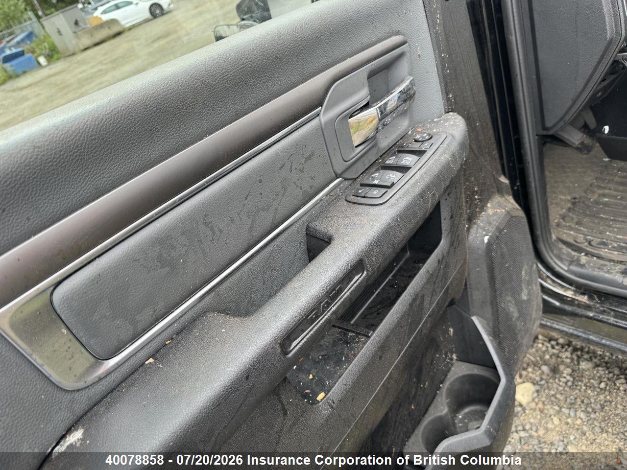 2022 RAM 1500 CLASSIC SLT thumbnail 11