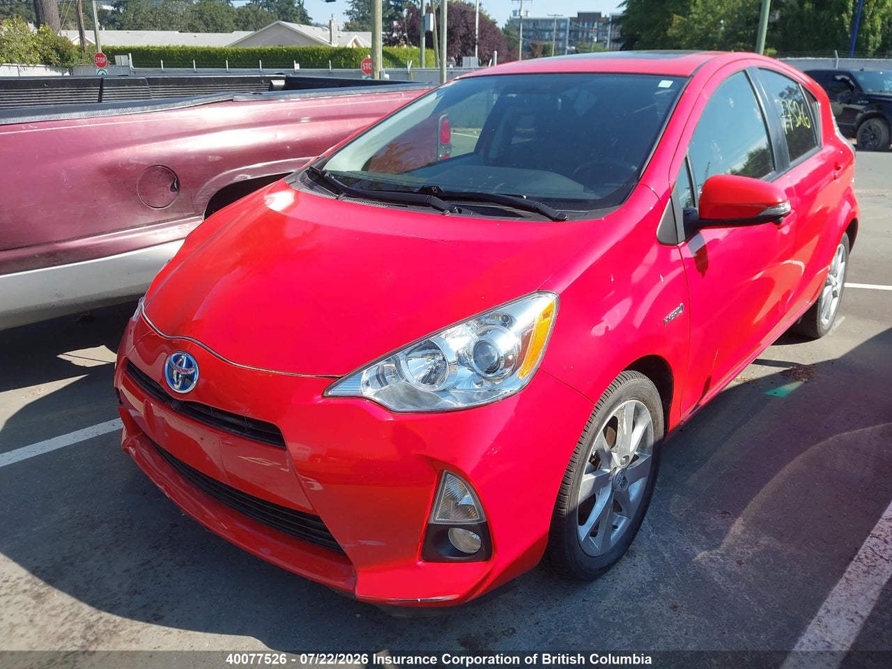2014 TOYOTA Prius c thumbnail 3