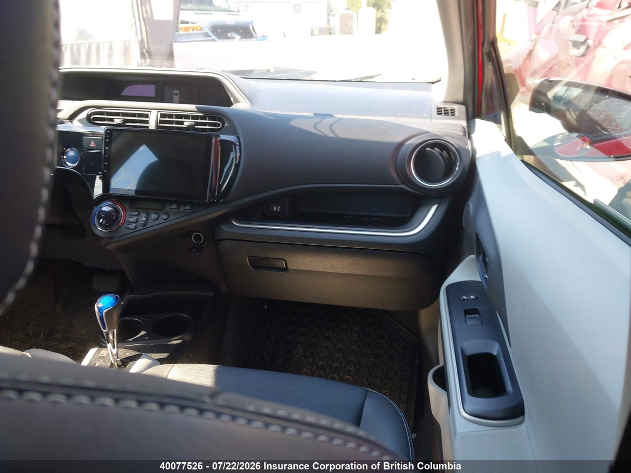 2014 TOYOTA Prius c thumbnail 6