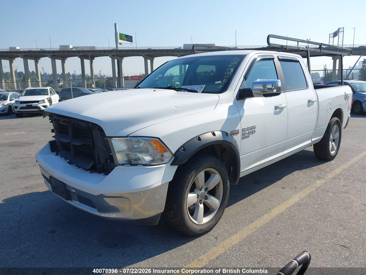 2019 RAM 1500 CLASSIC SLT thumbnail 3
