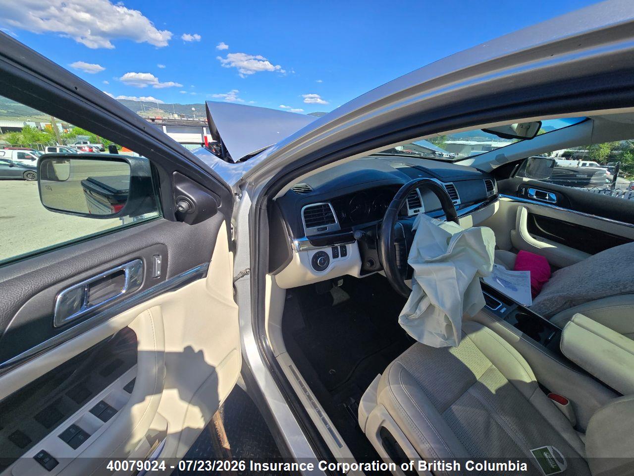 2010 LINCOLN MKS thumbnail 11