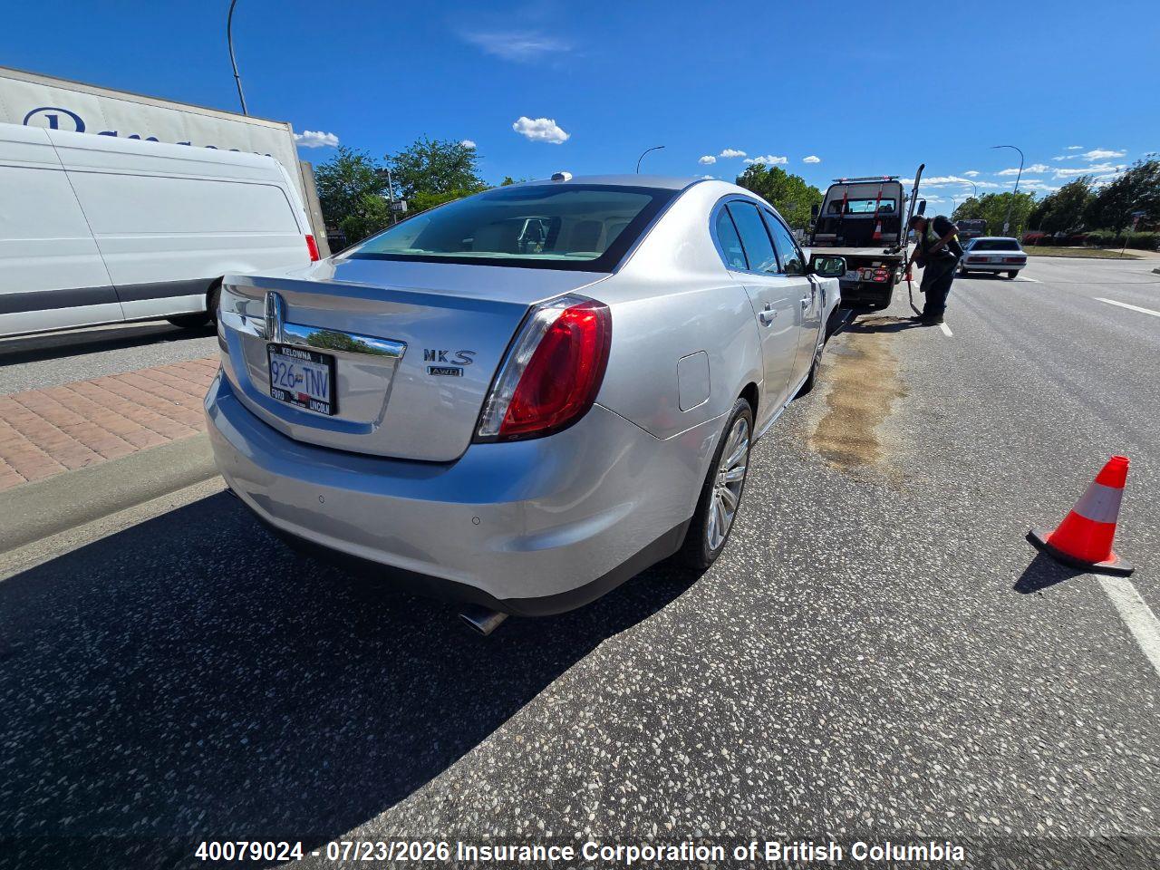 2010 LINCOLN MKS thumbnail 5